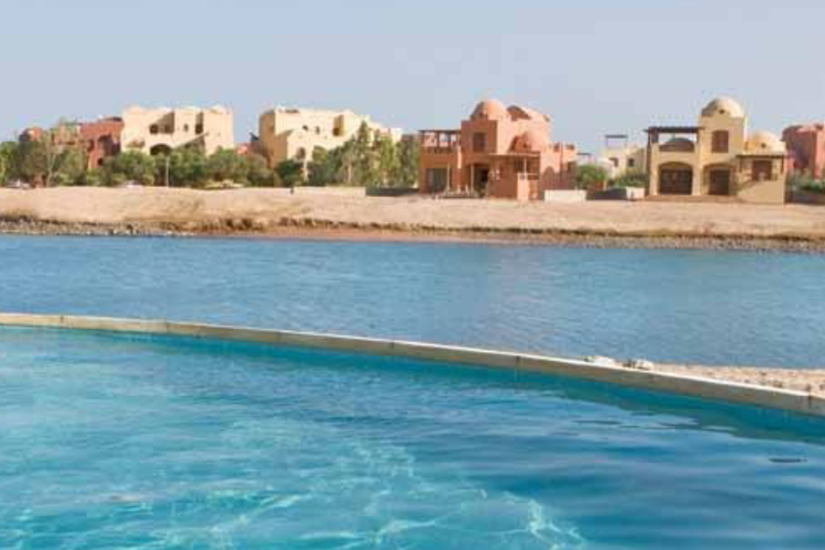 4 BR Villa with Lagoon view in Sabina - 0